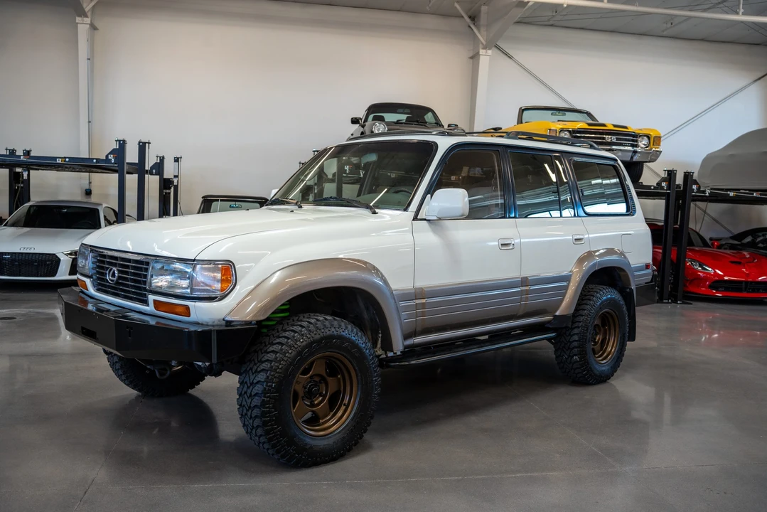1997 Lexus LX 1st Gen - Image 10 of 31