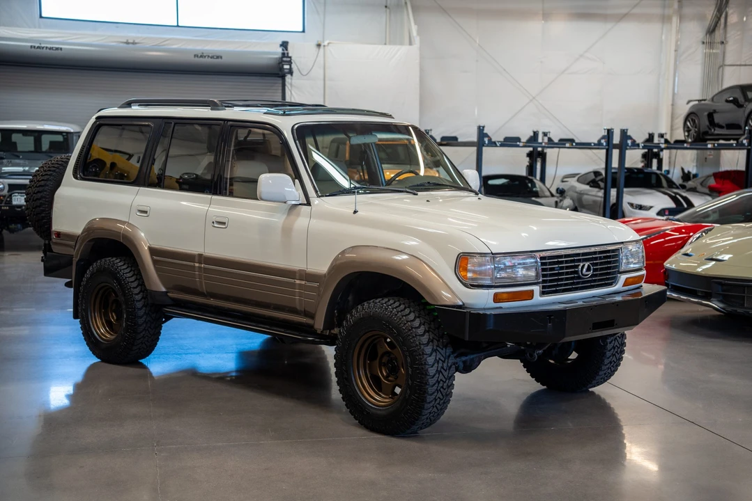 1997 Lexus LX 1st Gen - Image 3 of 31