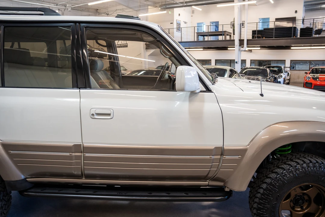 1997 Lexus LX 1st Gen - Image 13 of 31