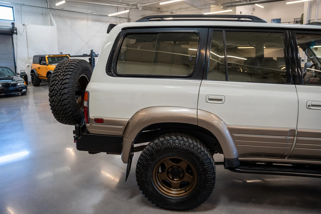 1997 Lexus LX 1st Gen - Image 18 of 31