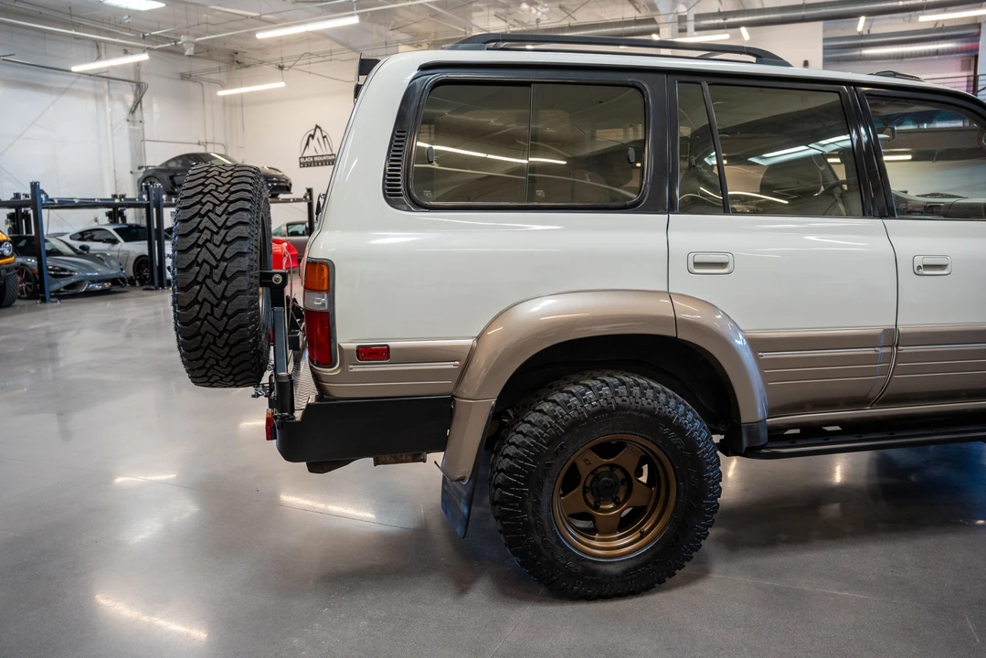 1997 Lexus LX 1st Gen - Image 19 of 31
