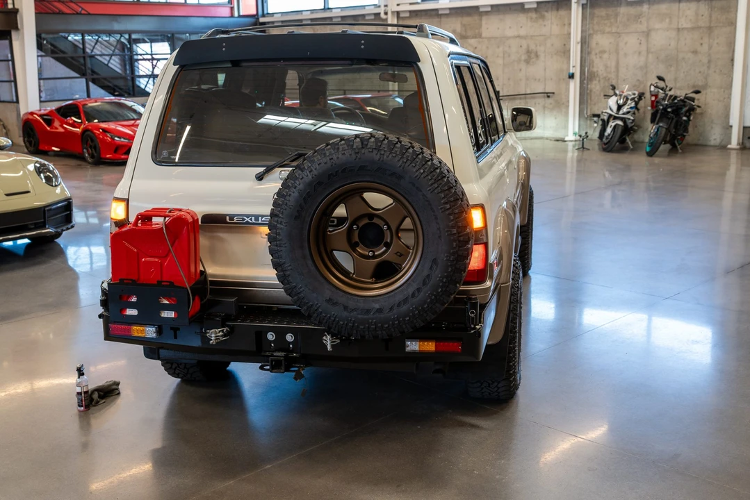 1997 Lexus LX 1st Gen - Image 4 of 31