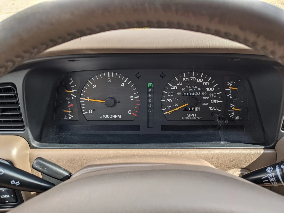 1997 Lexus LX 1st Gen - Image 27 of 31