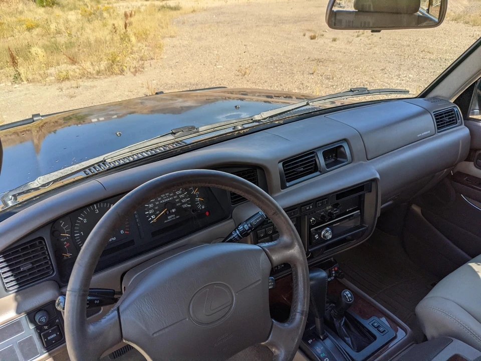 1997 Lexus LX 1st Gen - Image 26 of 31