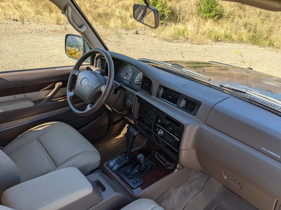 1997 Lexus LX 1st Gen - Image 29 of 31
