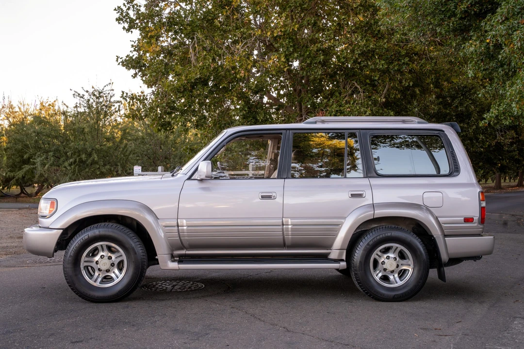 1997 Lexus LX 1st Gen - Image 9 of 31