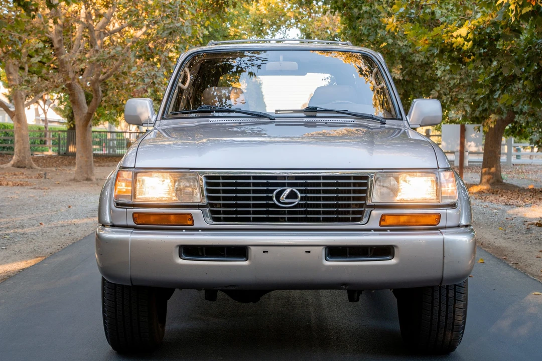 1997 Lexus LX 1st Gen - Image 4 of 31