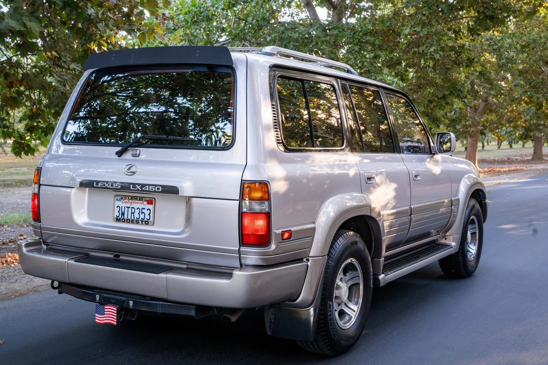 1997 Lexus LX 1st Gen - Image 13 of 31