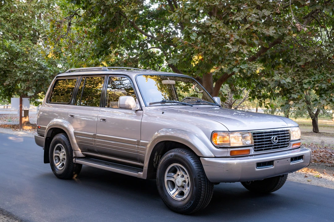 1997 Lexus LX 1st Gen - Image 3 of 31
