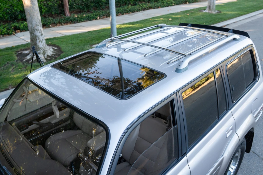 1997 Lexus LX 1st Gen - Image 19 of 31