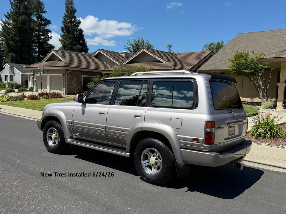1997 Lexus LX 1st Gen - Image 15 of 31