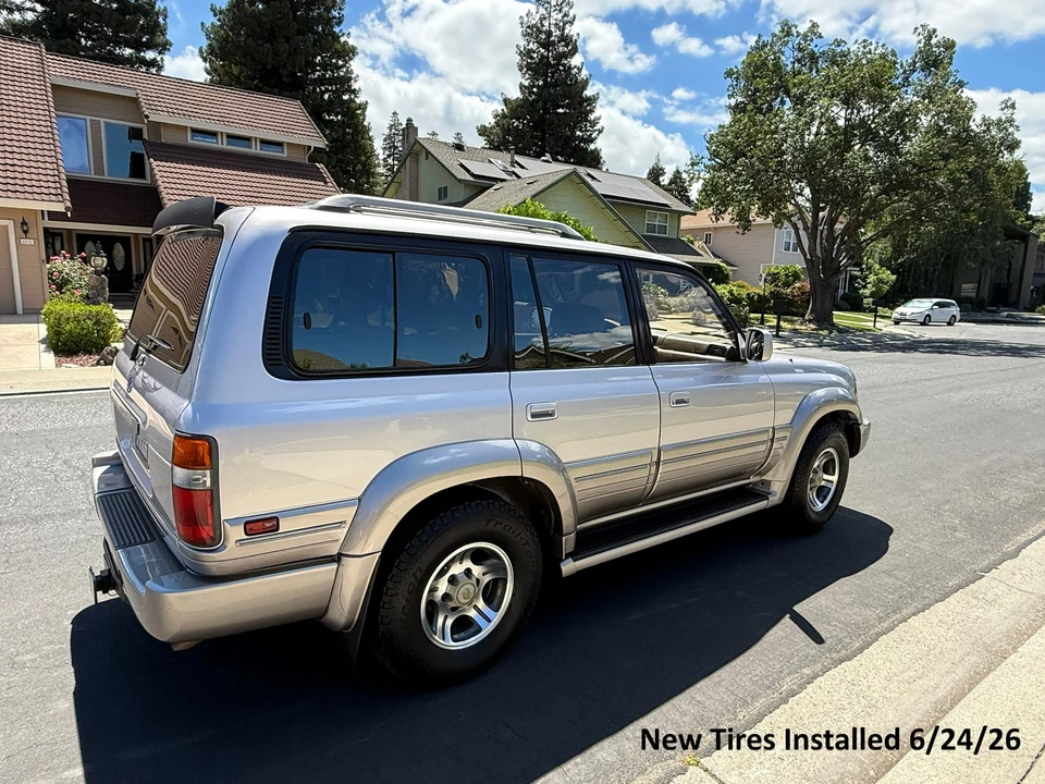 1997 Lexus LX 1st Gen - Image 17 of 31