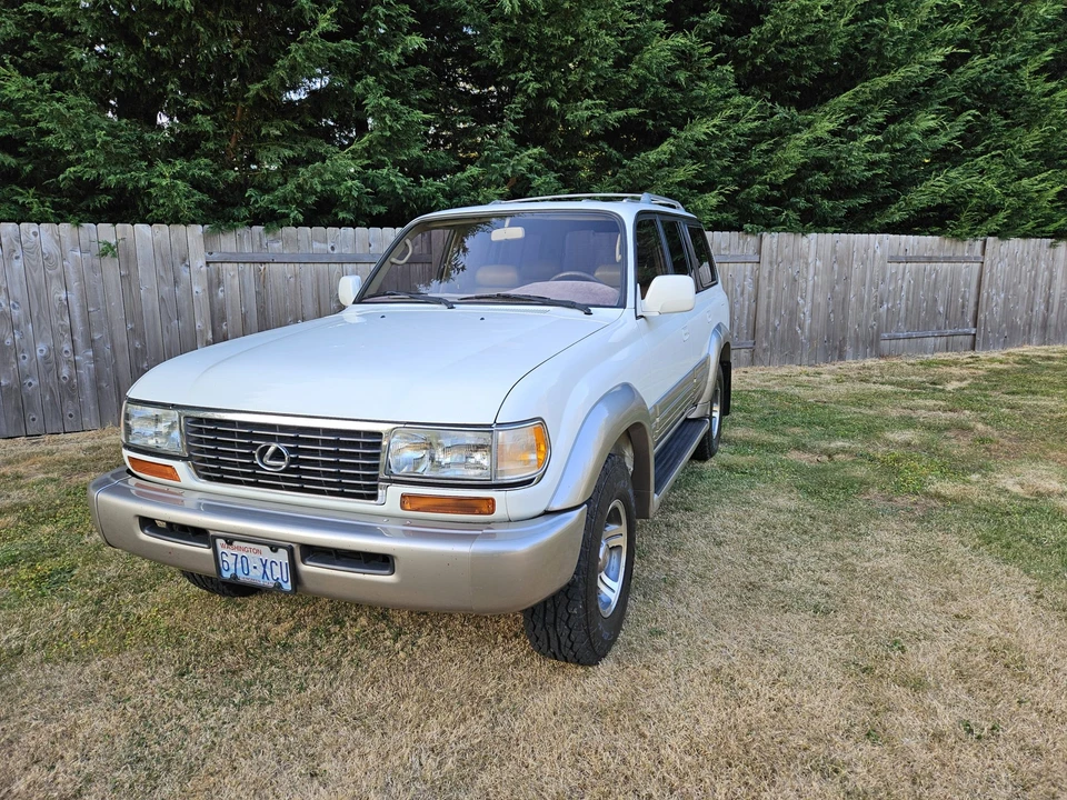 1997 Lexus LX 1st Gen - Image 4 of 31