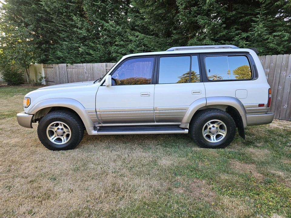 1997 Lexus LX 1st Gen - Image 11 of 31