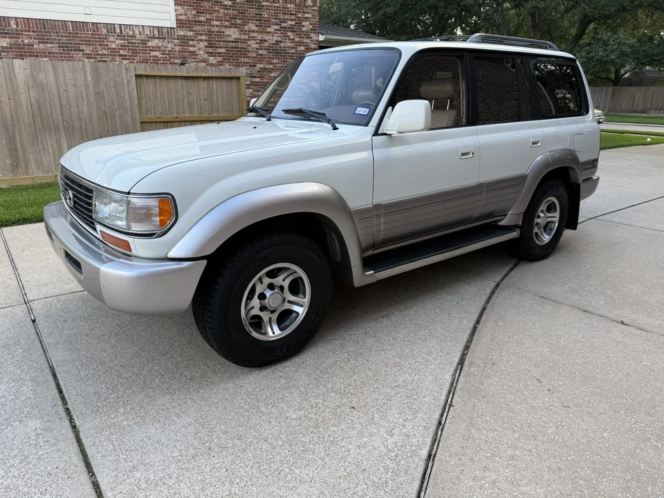 1997 Lexus LX 1st Gen - Image 9 of 31