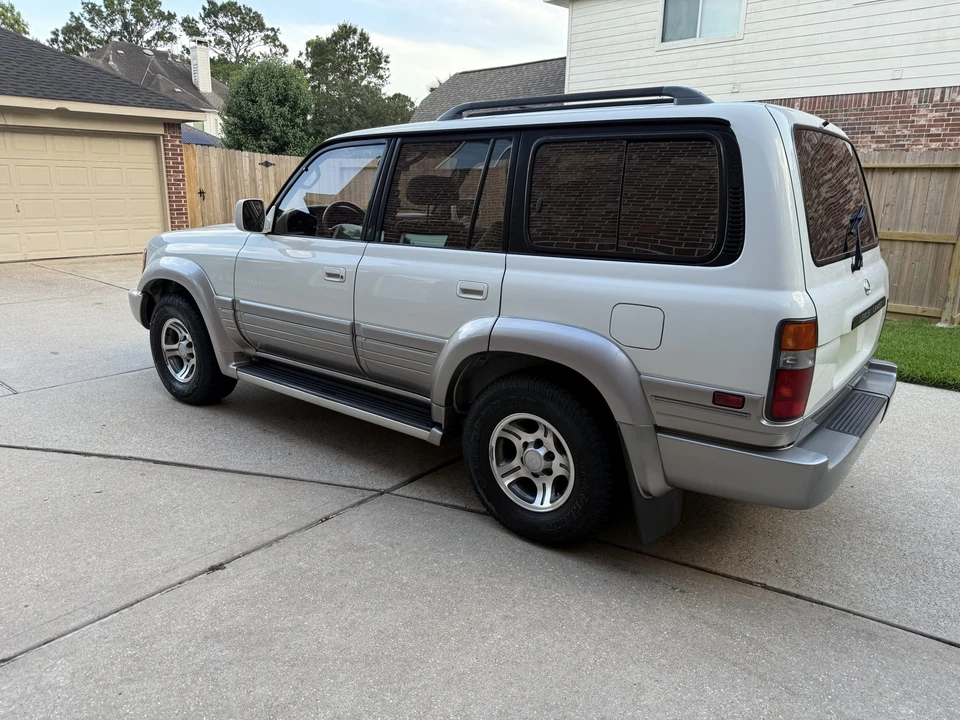 1997 Lexus LX 1st Gen - Image 14 of 31
