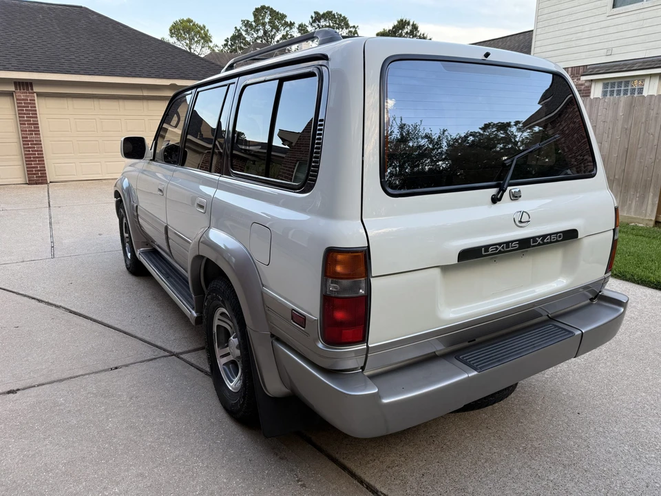 1997 Lexus LX 1st Gen - Image 17 of 31