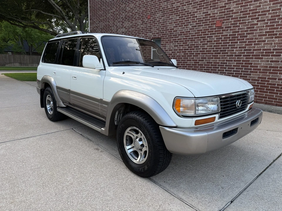 1997 Lexus LX 1st Gen - Image 29 of 31