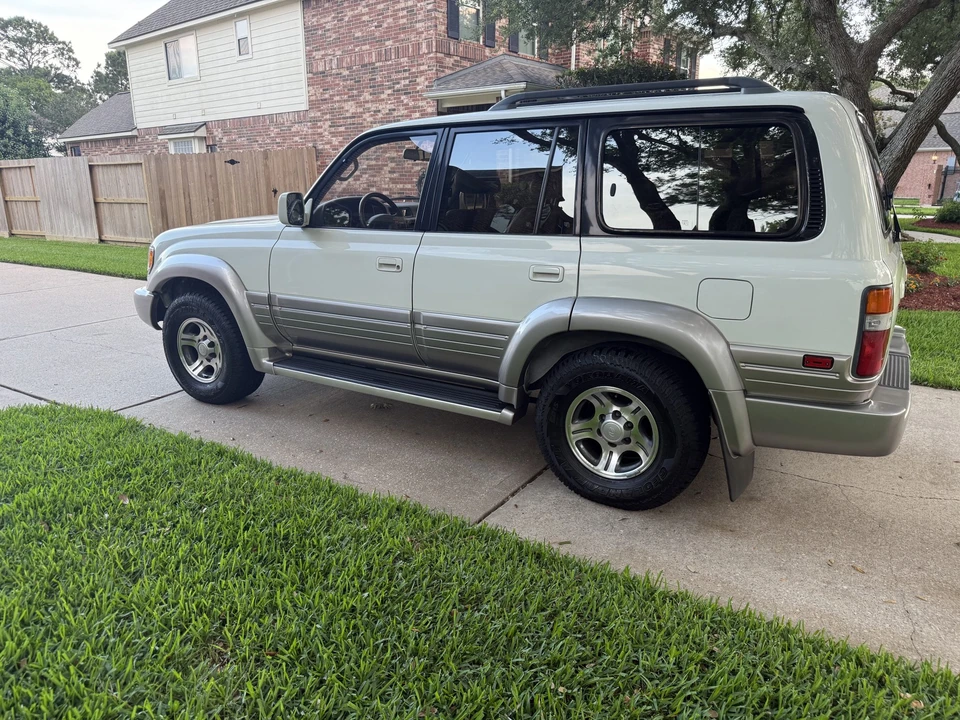 1997 Lexus LX 1st Gen - Image 13 of 31