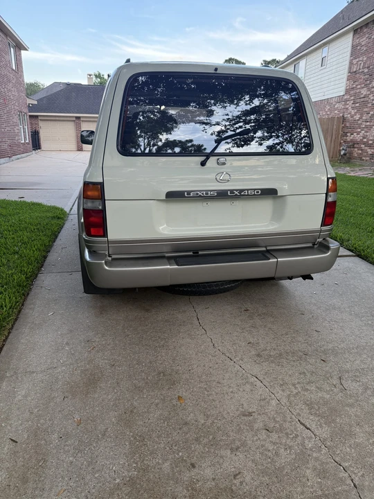 1997 Lexus LX 1st Gen - Image 18 of 31