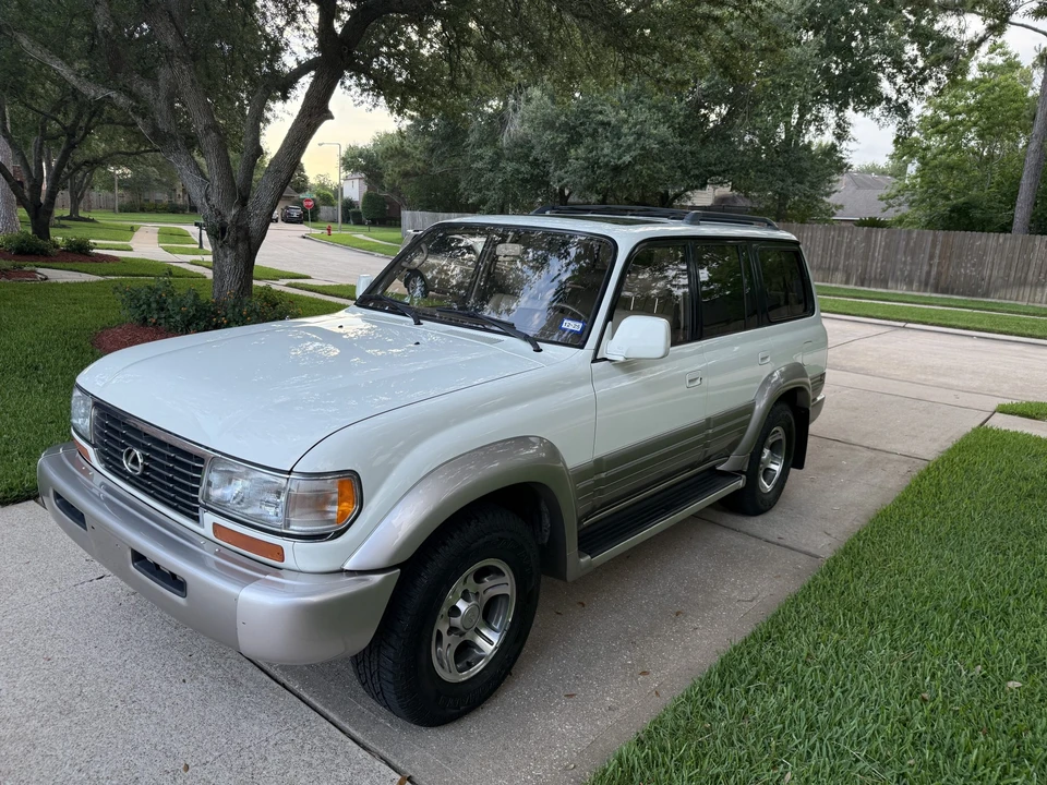 1997 Lexus LX 1st Gen - Image 5 of 31