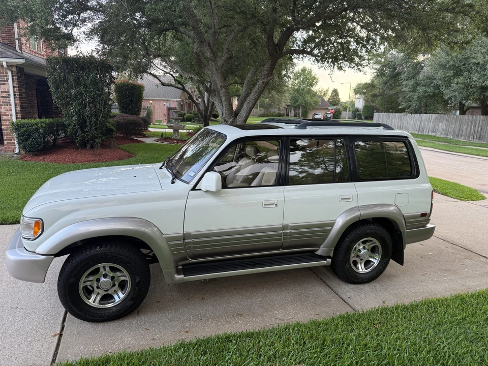 1997 Lexus LX 1st Gen - Image 10 of 31