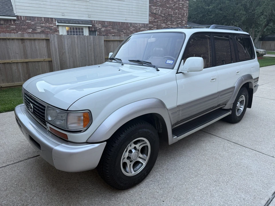 1997 Lexus LX 1st Gen - Image 3 of 31
