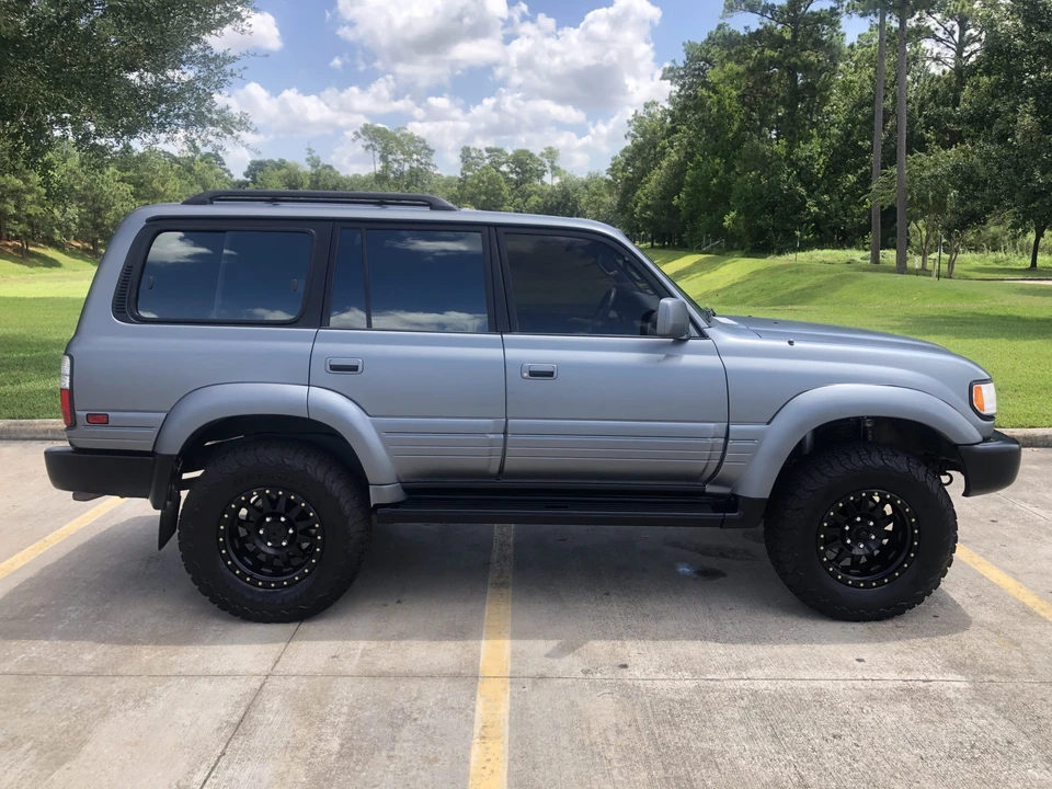 1997 Lexus LX 1st Gen - Image 3 of 31
