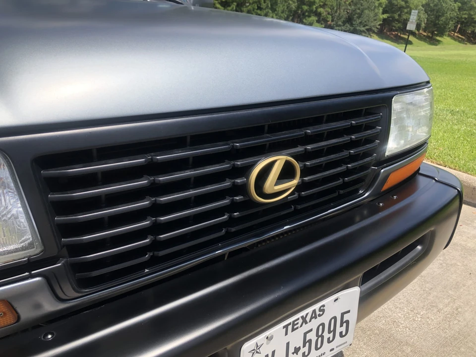 1997 Lexus LX 1st Gen - Image 17 of 31