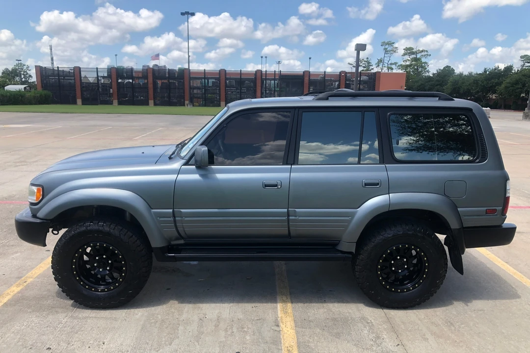 1997 Lexus LX 1st Gen - Image 11 of 31