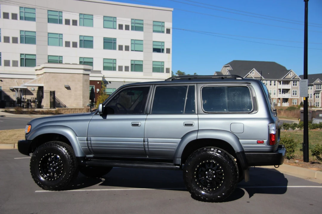 1997 Lexus LX 1st Gen - Image 29 of 31