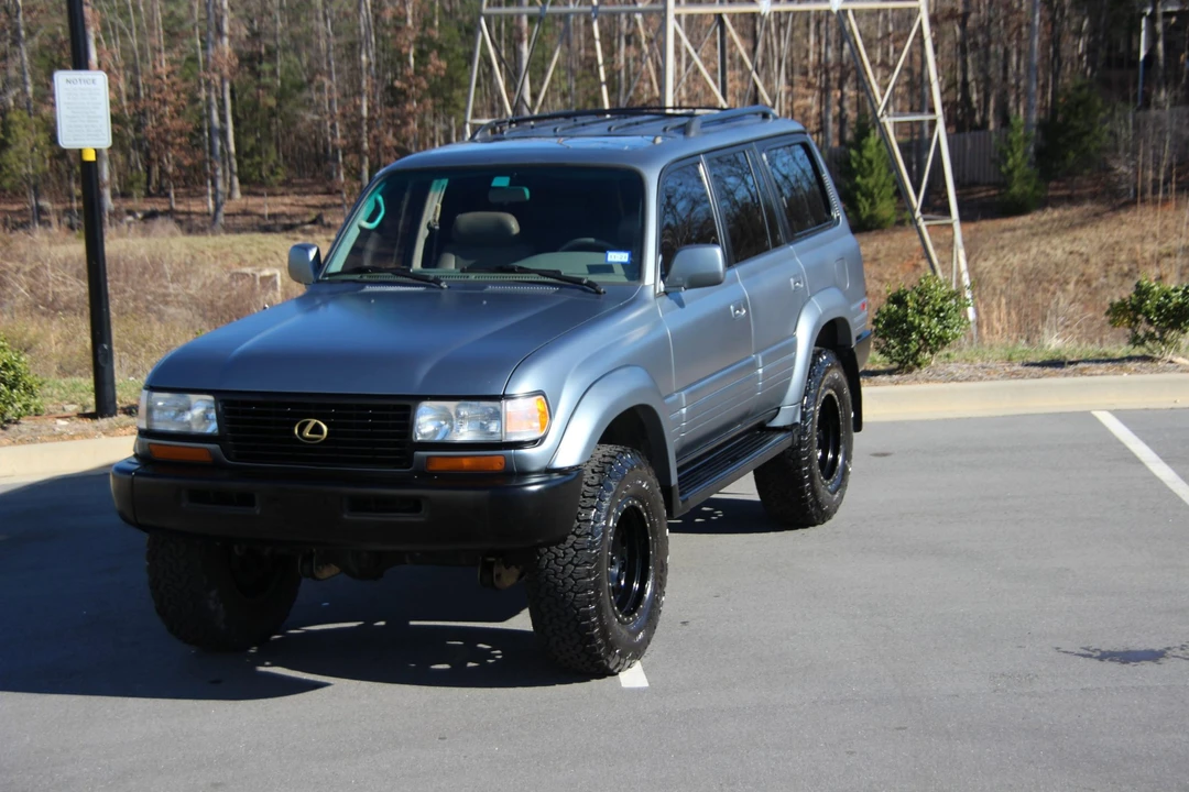 1997 Lexus LX 1st Gen - Image 4 of 31