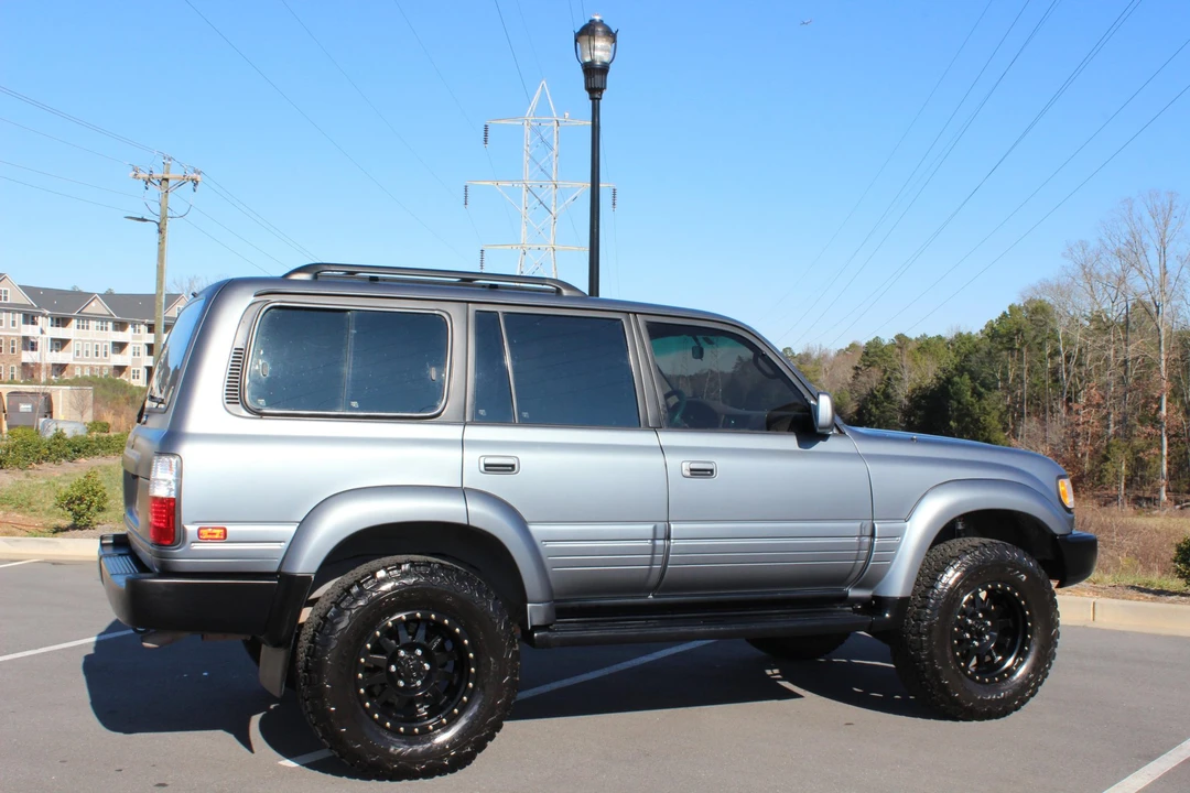 1997 Lexus LX 1st Gen - Image 18 of 31