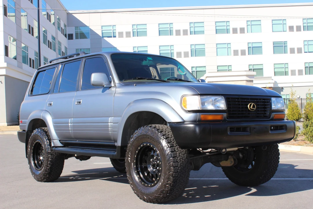 1997 Lexus LX 1st Gen - Image 15 of 31