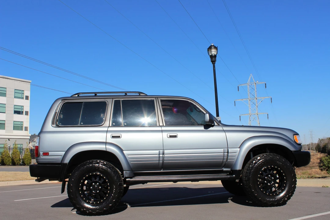 1997 Lexus LX 1st Gen - Image 17 of 31