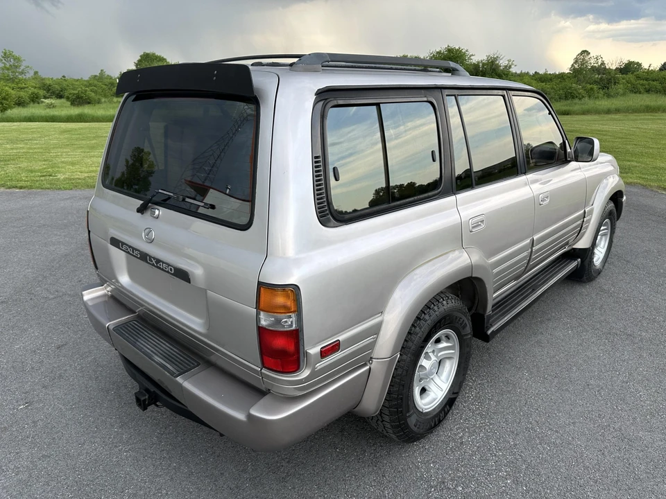 1997 Lexus LX 1st Gen - Image 17 of 31