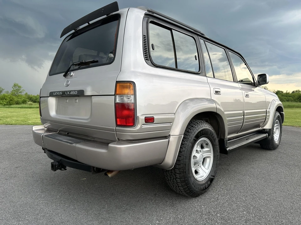 1997 Lexus LX 1st Gen - Image 19 of 31