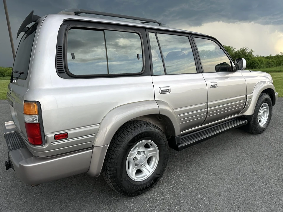 1997 Lexus LX 1st Gen - Image 15 of 31