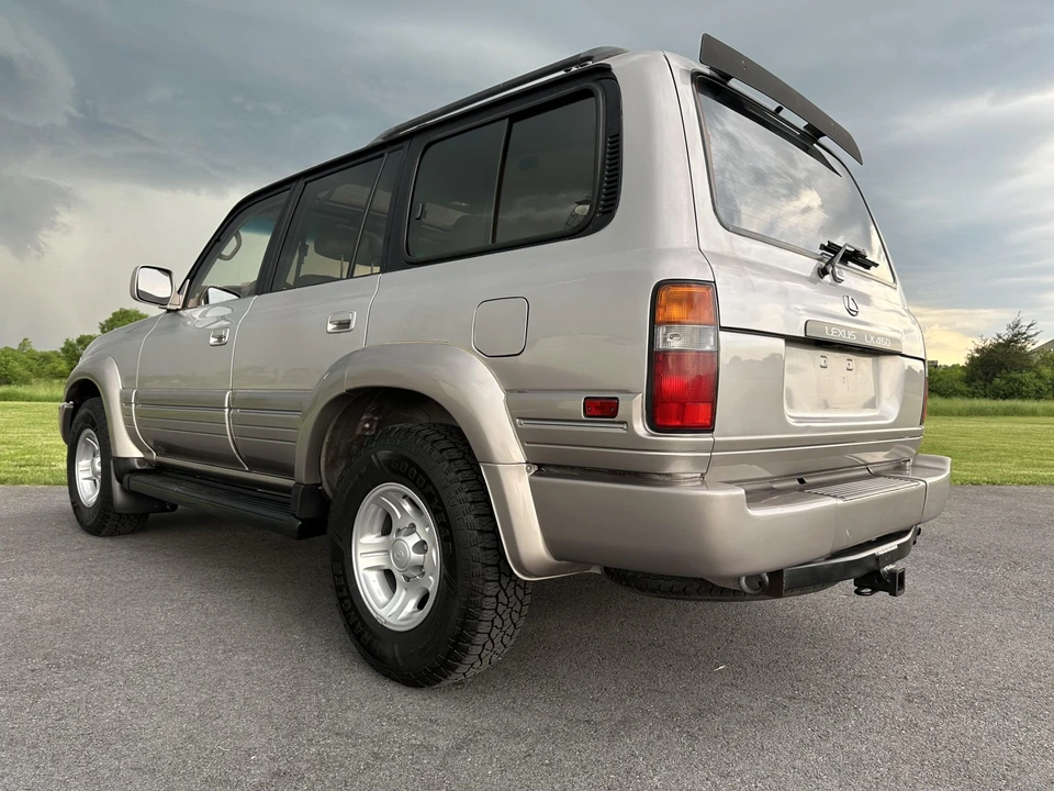 1997 Lexus LX 1st Gen - Image 24 of 31