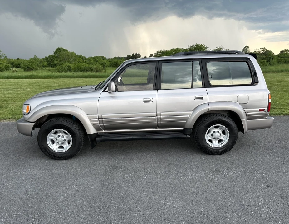 1997 Lexus LX 1st Gen - Image 29 of 31