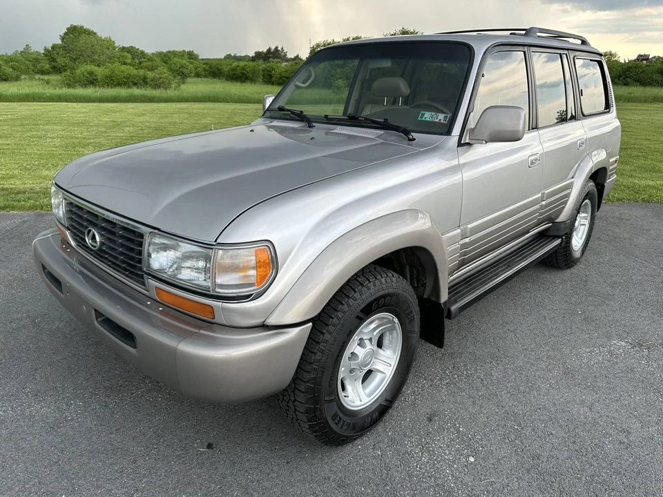 1997 Lexus LX 1st Gen - Image 3 of 31