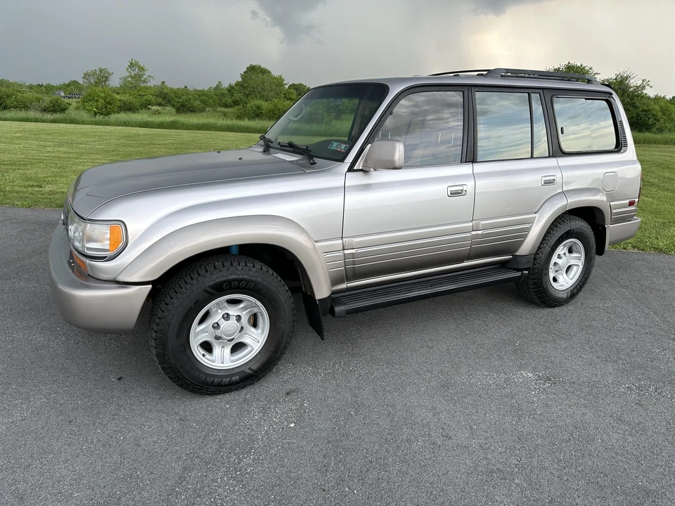 1997 Lexus LX 1st Gen - Image 30 of 31