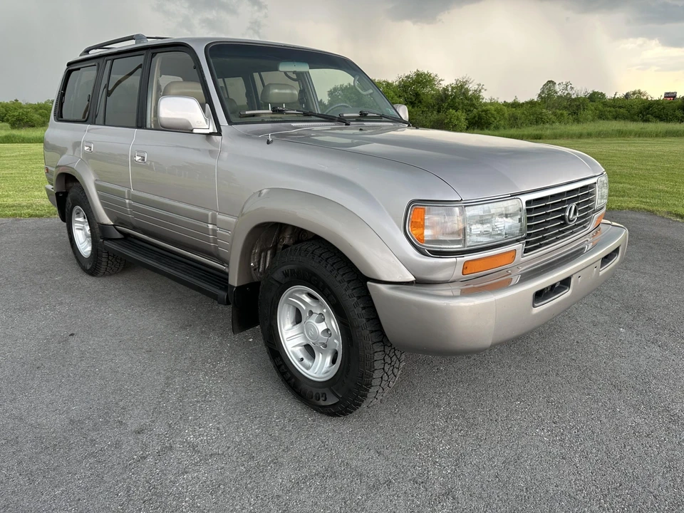 1997 Lexus LX 1st Gen - Image 13 of 31