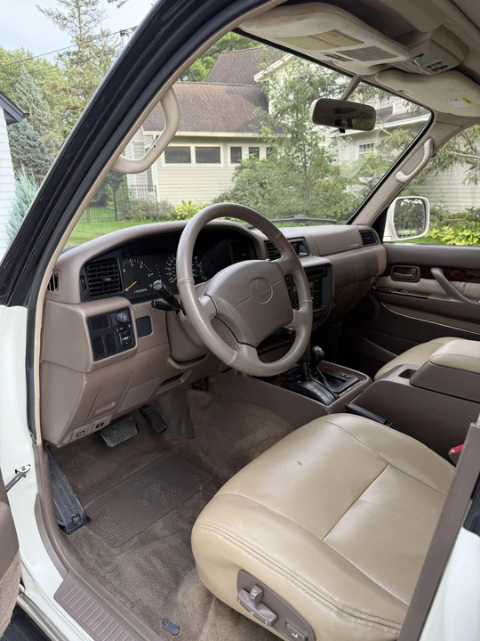 1997 Lexus LX 1st Gen - Image 28 of 31