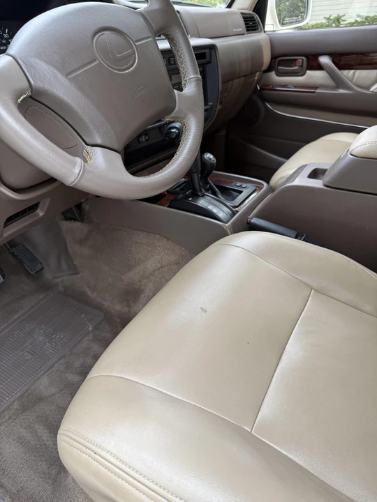 1997 Lexus LX 1st Gen - Image 26 of 31