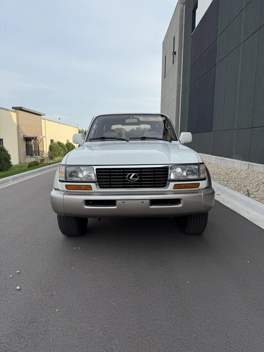 1997 Lexus LX 1st Gen - Image 14 of 31
