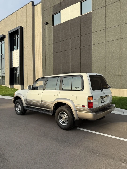 1997 Lexus LX 1st Gen - Image 5 of 31