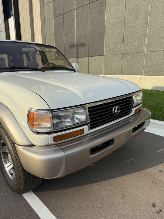 1997 Lexus LX 1st Gen - Image 16 of 31