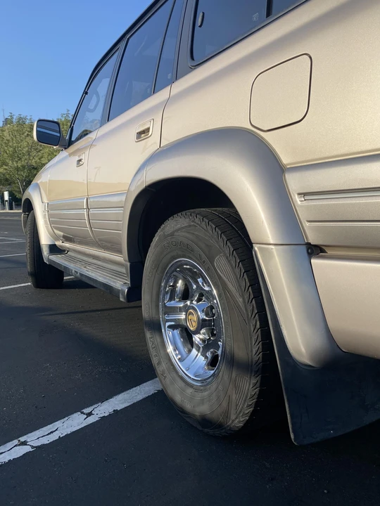 1997 Lexus LX 1st Gen - Image 27 of 31