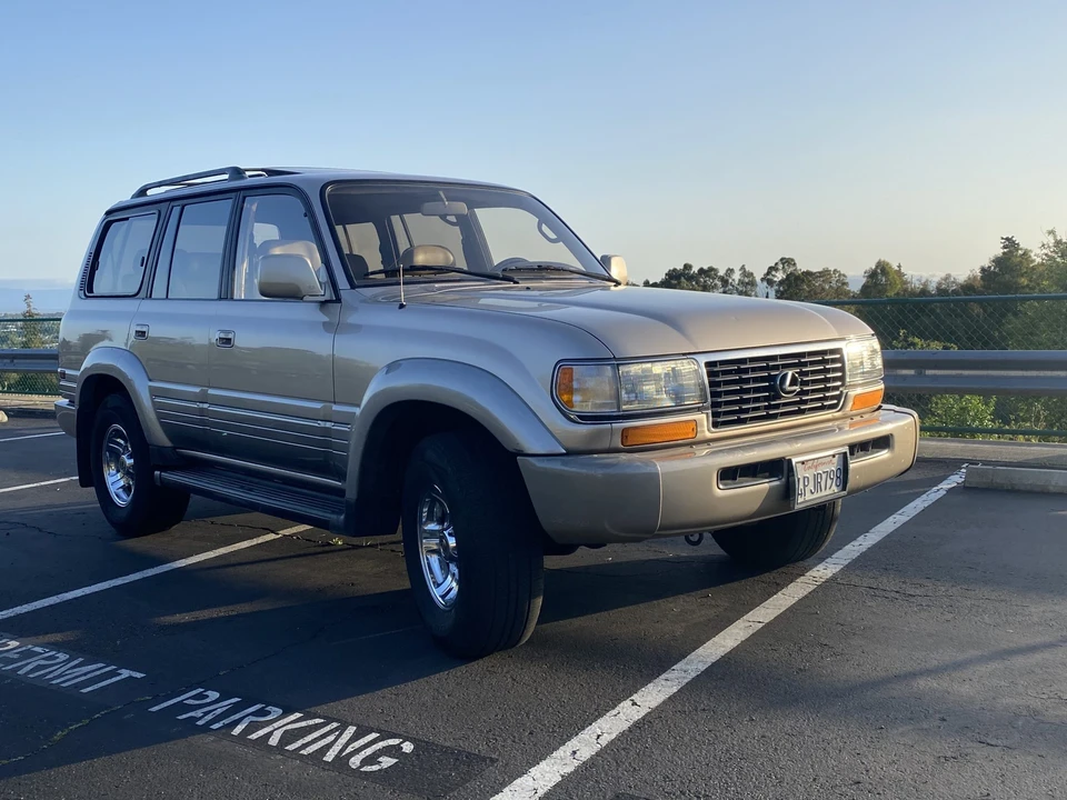 1997 Lexus LX 1st Gen - Image 17 of 31